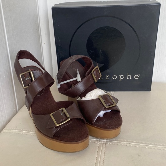 Sandals - Picture 1 of 5